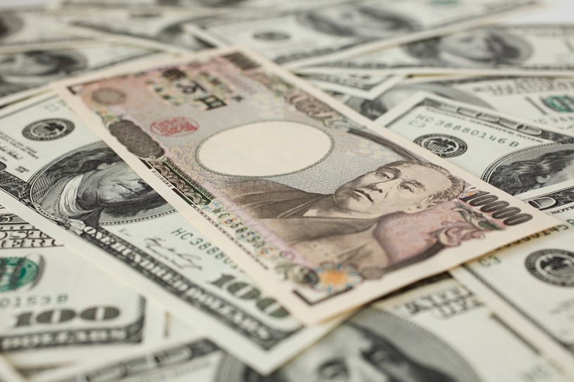 日本の金相場、世界相場との関連性は？
