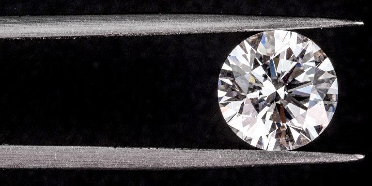 【更新：2023年12月】ダイヤモンドの硬度と靭性を知ろう……ほかの宝石との違いとは？