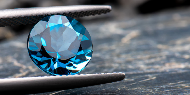 世界中で大人気ダイヤモンドの価値や種類を見極める方法とは なんぼや