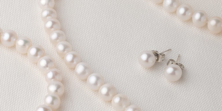【更新：2024年1月】本真珠の見分け方｜鑑定書のランクから模造真珠との違いまで
