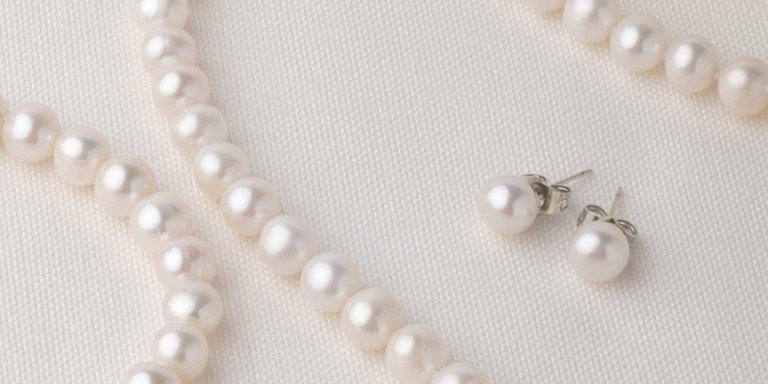 更新：2024年5月】本真珠の見分け方｜鑑定書のランクから模造真珠との ...