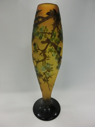 エミール・ガレ　木の実文花瓶（酸化腐食彫）