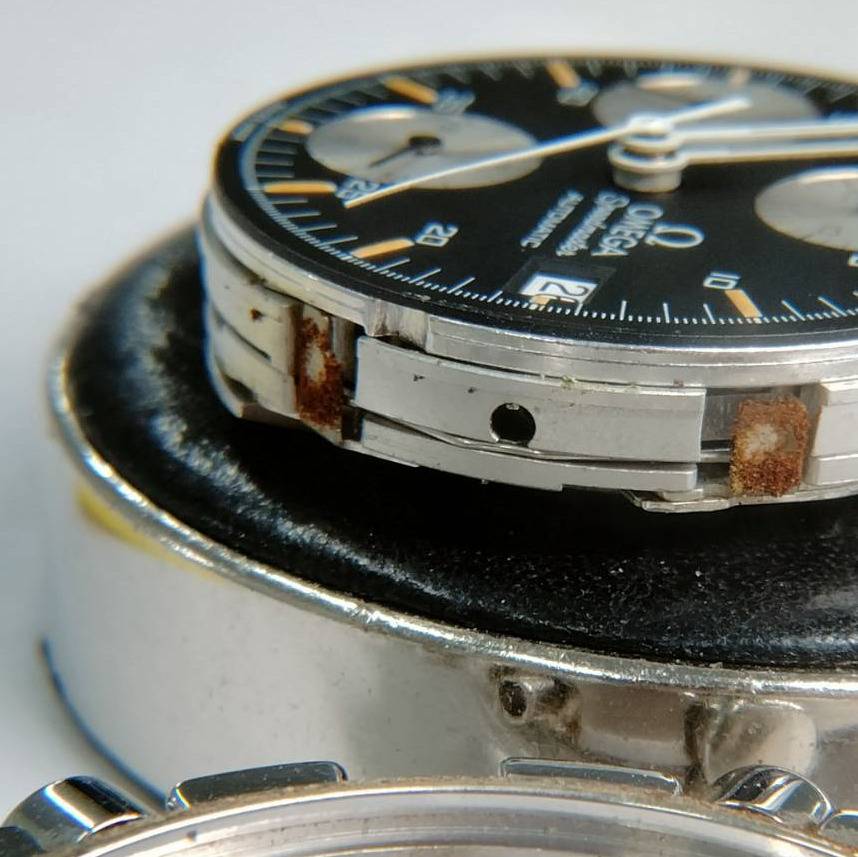 浸水による曇りや水滴が出る｜時計修理ならALLU WATCH REPAIR