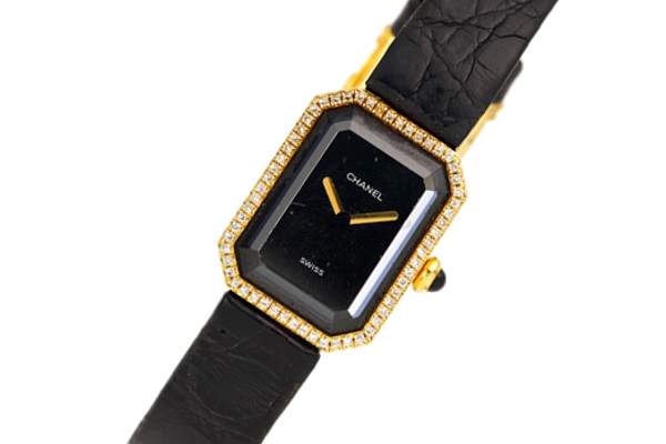 プルミエールは、シャネルが1987年にスタートしたウォッチコレクションから生まれた最初の腕時計